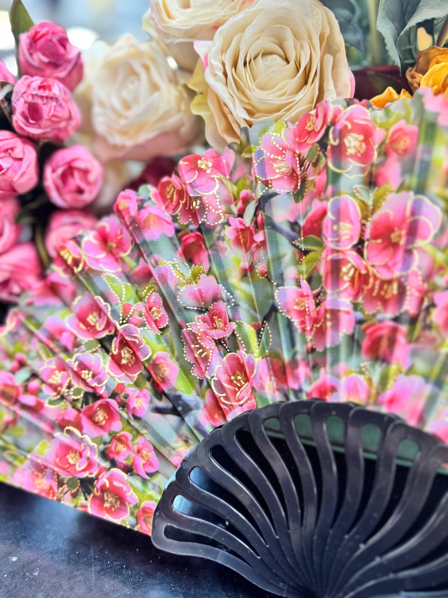 Plastik Desenli Yelpaze