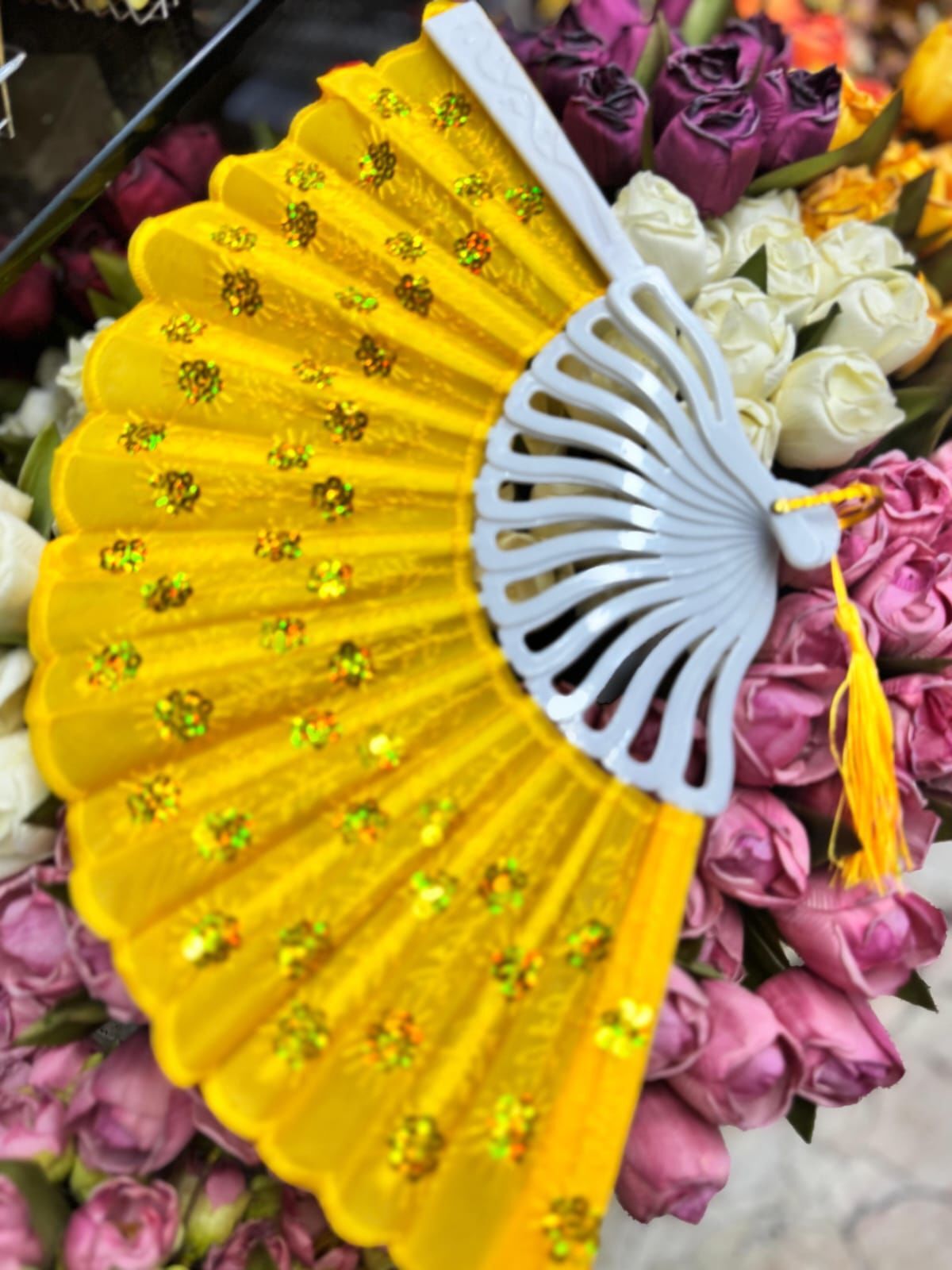 Plastik Desenli Yelpaze