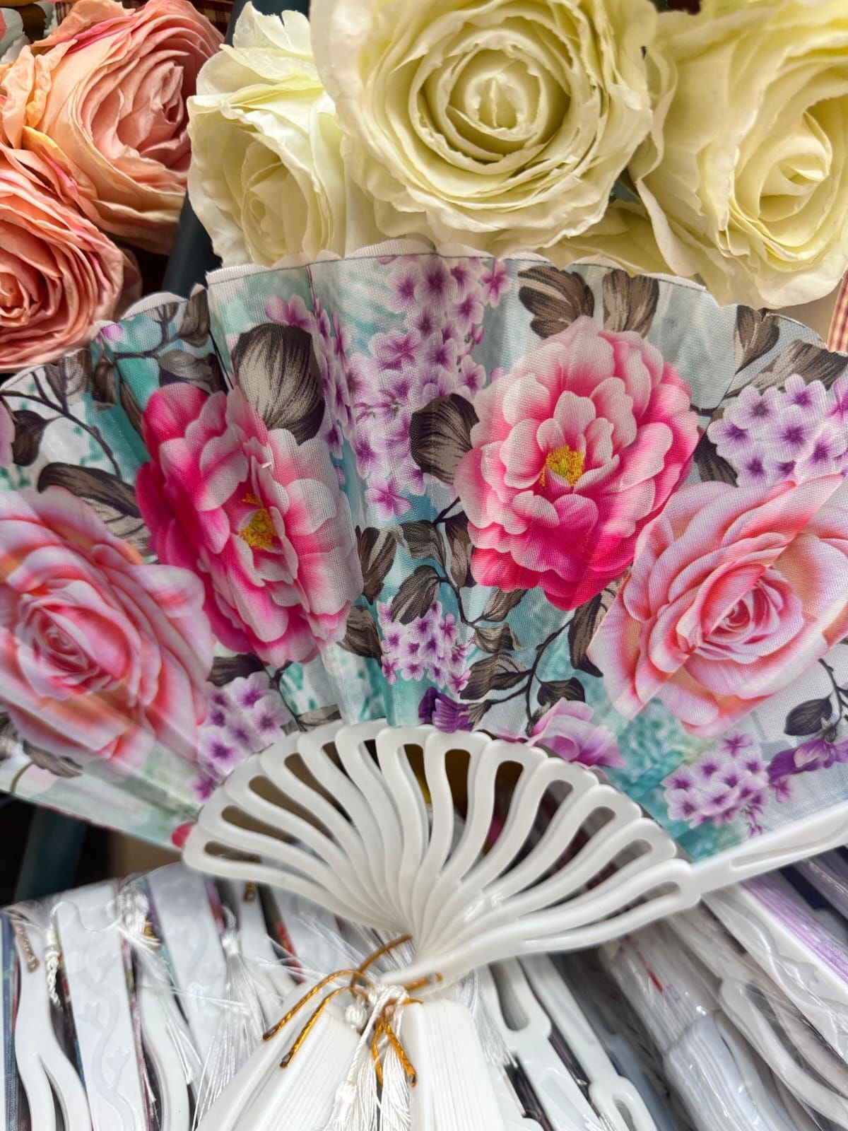 Plastik Desenli Yelpaze