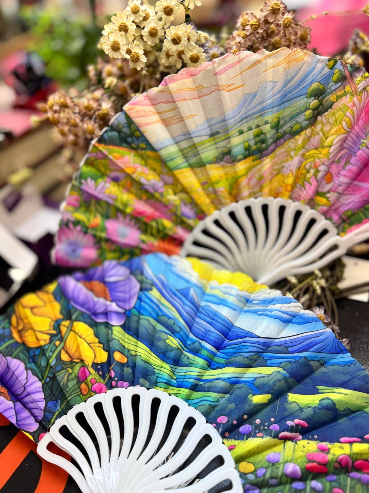 Plastik Desenli Yelpaze