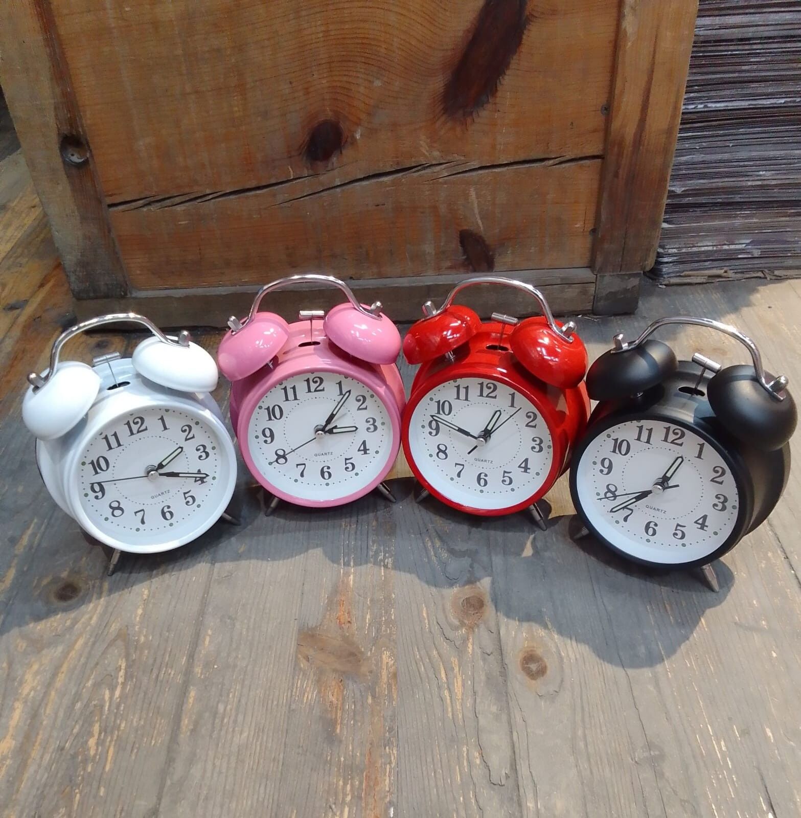 Metal Masaüstü Renkli Işıklı Çalar Saat