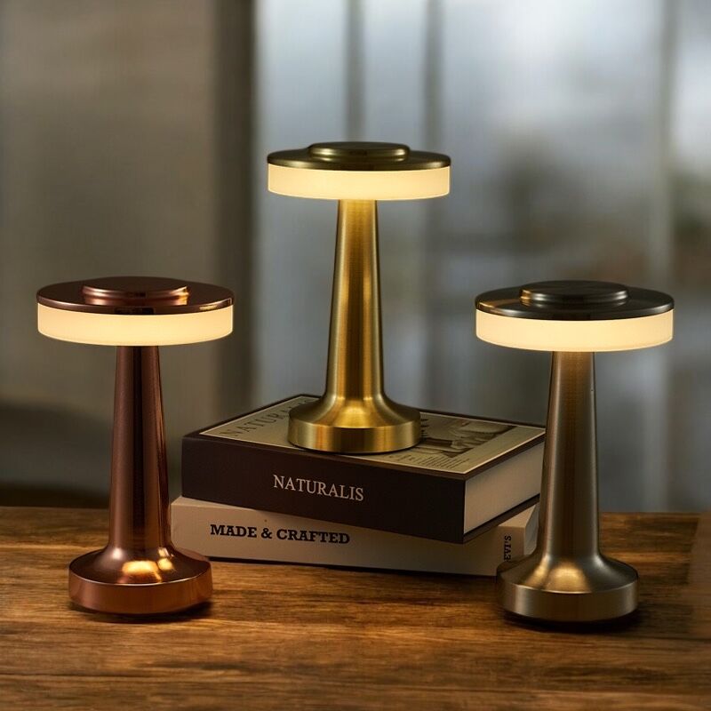 Dekoratif Led Masa Lambası Gold