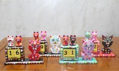 Ahşap Kedili Takvim Orta Boy