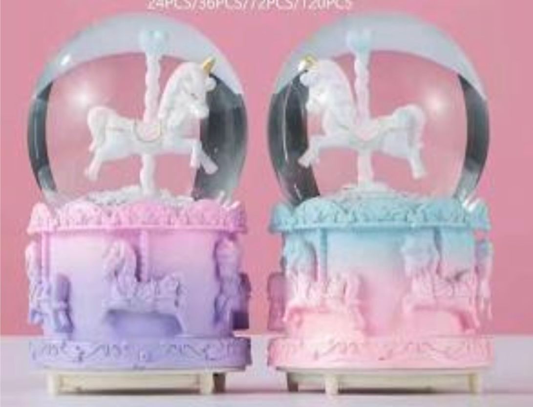 Atlı Karınca Işıklı Müzikli Püskürtmeli Büyük Boy Kar Küresi