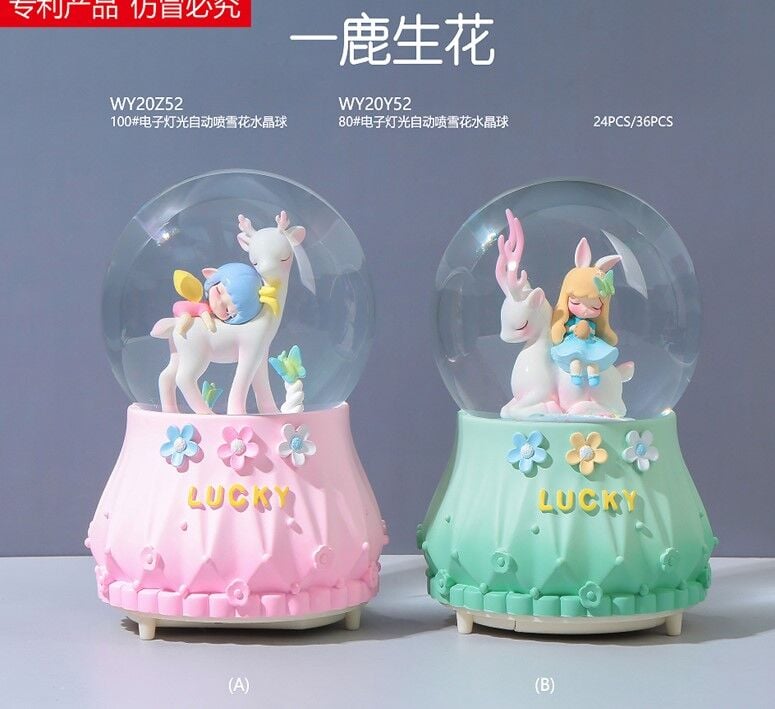 Yavru Geyik Ve Kız Işıklı Müzikli Püskürtmeli Büyük Boy Kar Küresi