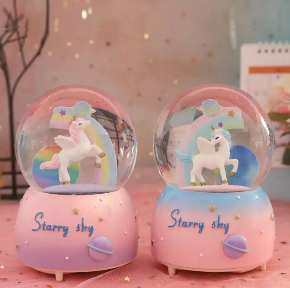 Unicorn Temalı Işıklı Müzikli Orta Boy Kar Küresi