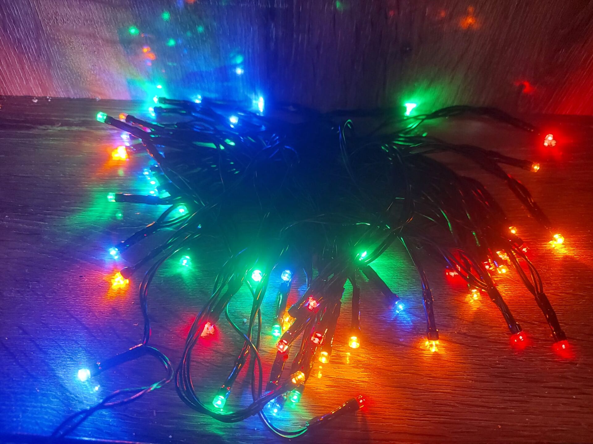 10 Metre 100 Led Pilli 2 Kademeli Rgb Işık Siyah Kablo