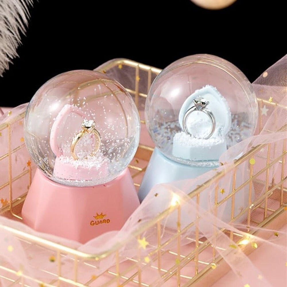 Toptan Tektaş Yüzük Temalı Işıklı Küçük Boy Kar Küresi