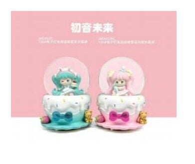 Işıklı Müzikli Püskürtmeli Büyük Boy Kar Küresi