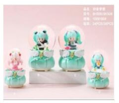 Anime Kız Tasarımlı Işıklı Müzikli Püskürtmeli Büyük Boy Kar Küresi