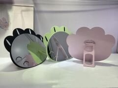 Pati Tasarımlı Metal Makyaj Aynası