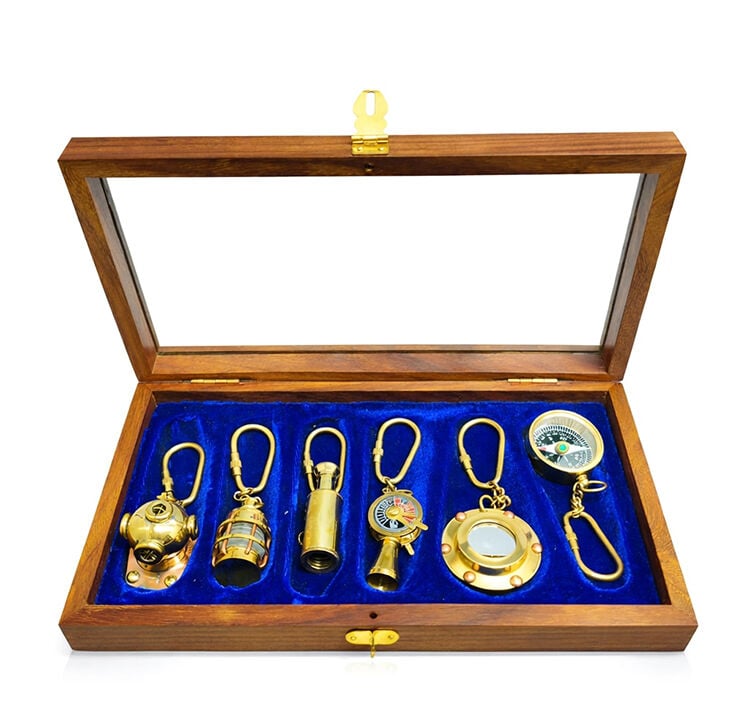 Ahşap Kutulu Denizci Temalı Pirinç Anahtarlık Seti KEY-0285