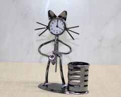 Metal Saksafon Çalan Müzisyen Kedi Saat Ve Kalemlik