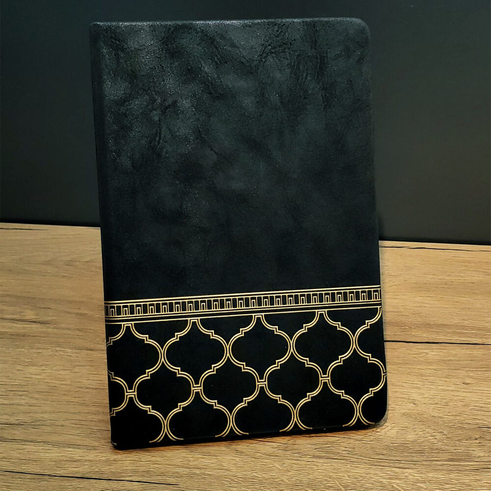Gold İşlemeli Siyah Deri Defter