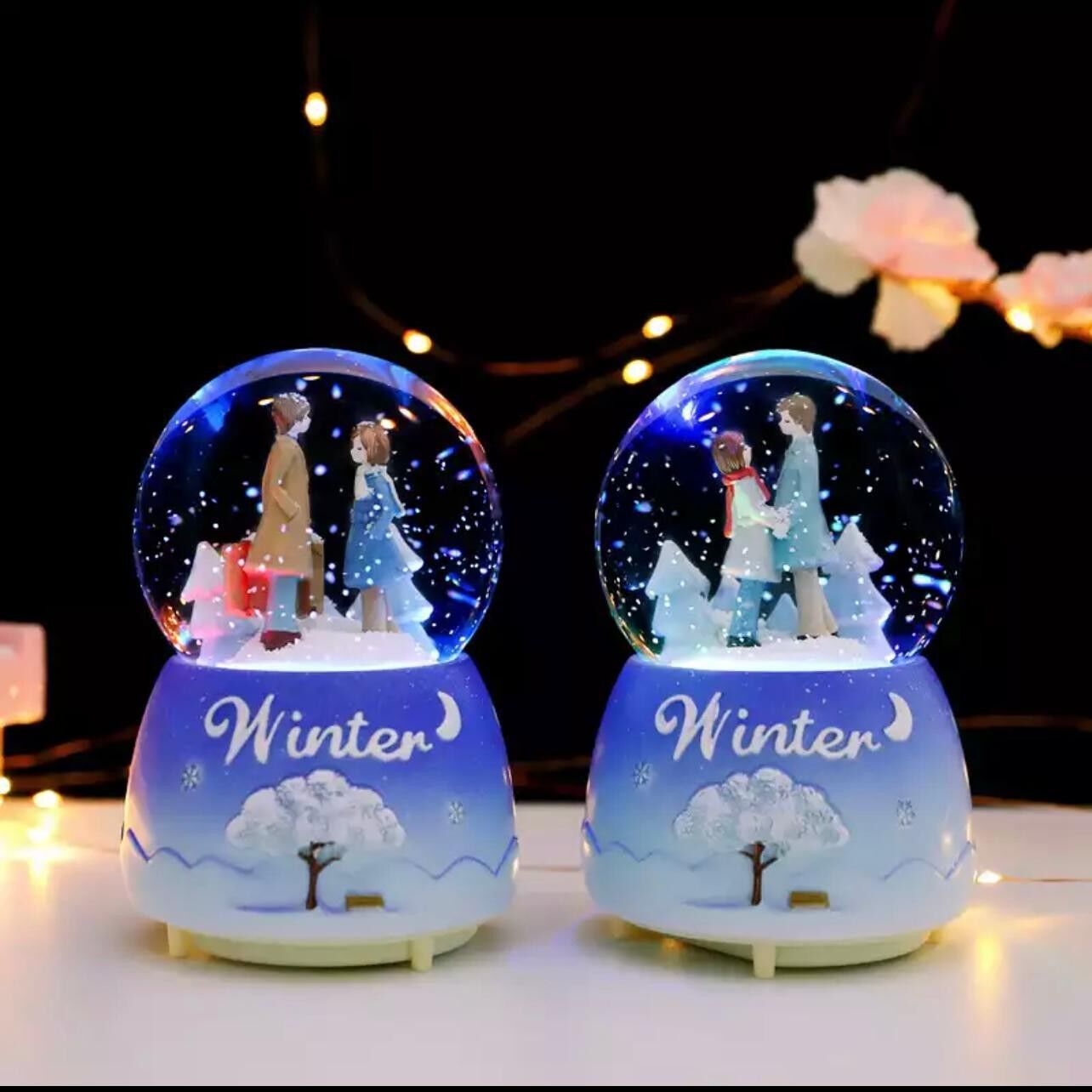Kış Masalı Işıklı Müzikli Püskürtmeli Büyük Boy Kar Küresi