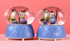 Kış Masalı Işıklı Müzikli Püskürtmeli Büyük Boy Kar Küresi