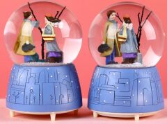 Kış Masalı Işıklı Müzikli Püskürtmeli Büyük Boy Kar Küresi