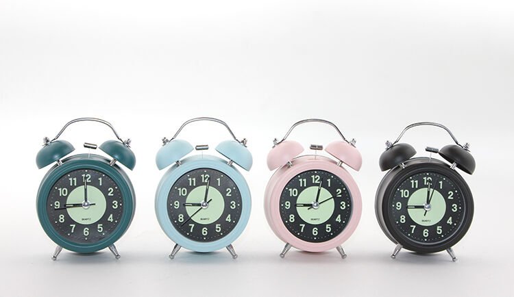 Metal Çalar Saat Model 1