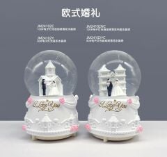 Işıklı Müzikli Püskürtmeli Büyük Boy Kar Küresi Model 31