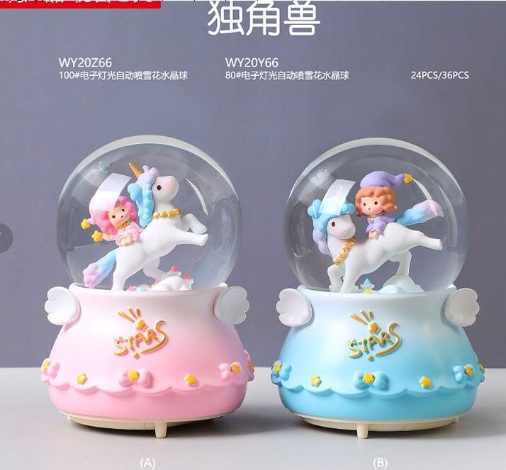 Unicorn Üzerindeki Kız Işıklı Müzikli Orta Boy Kar Küresi