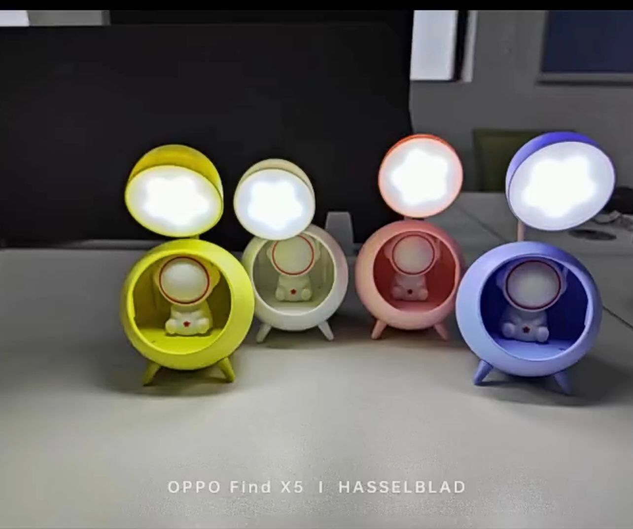 Astronot Modelli Şarjlı Masa Lambası