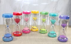 Plastik Çerçeveli Renkli 15 Dk Kum Saati