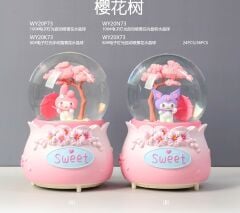 Karakterli Işıklı Müzikli Püskürtmeli Büyük Boy Kar Küresi