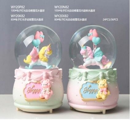 Unicorn Tasarımlı Işıklı Müzikli Püskürtmeli Büyük Boy Kar Küresi