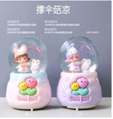 Sevimli Kız Temalı Işıklı Müzikli Püskürtmeli Büyük Boy Kar Küresi