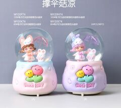 Işıklı Müzikli Püskürtmeli Büyük Boy Kar Küresi