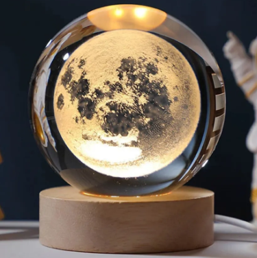 Dekoratif Dolunay Tasarımlı Ahşap altlıklı Işıklı Cam Küre Büyük Boy 8cm