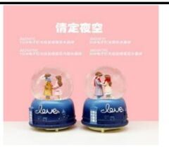 Işıklı Müzikli Püskürtmeli Büyük Boy Kar Küresi