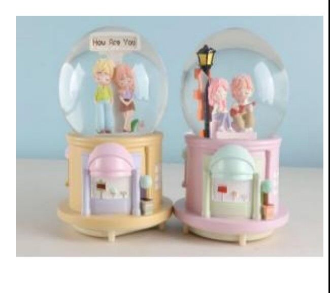 Işıklı Müzikli Püskürtmeli Büyük Boy Kar Küresi