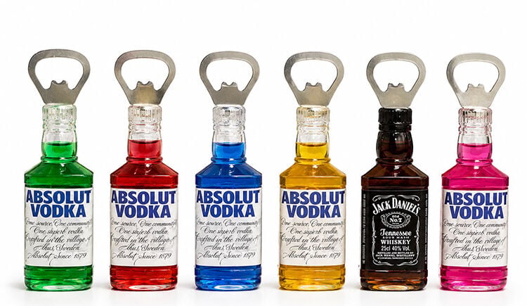 İkonik İçki Şişesi Tasarımlı Magnetli Şişe Açacağı Alk4602