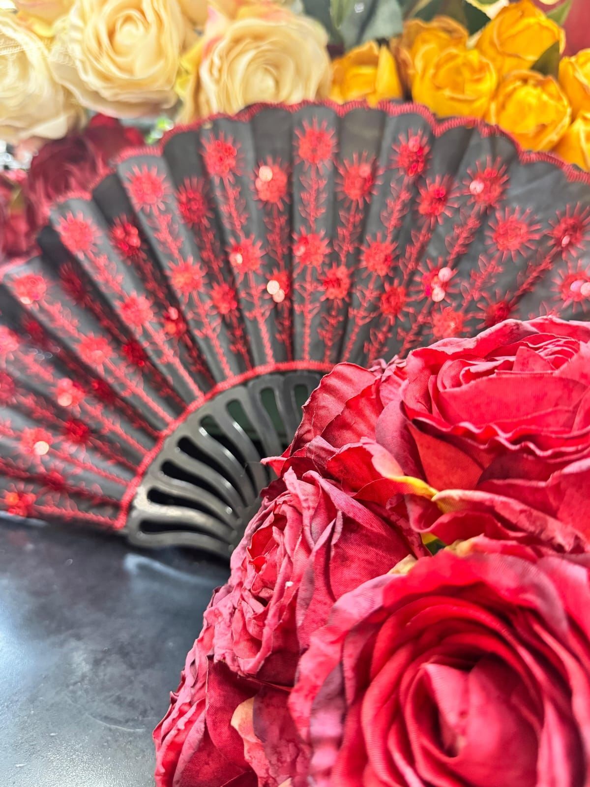 Plastik Desenli Yelpaze