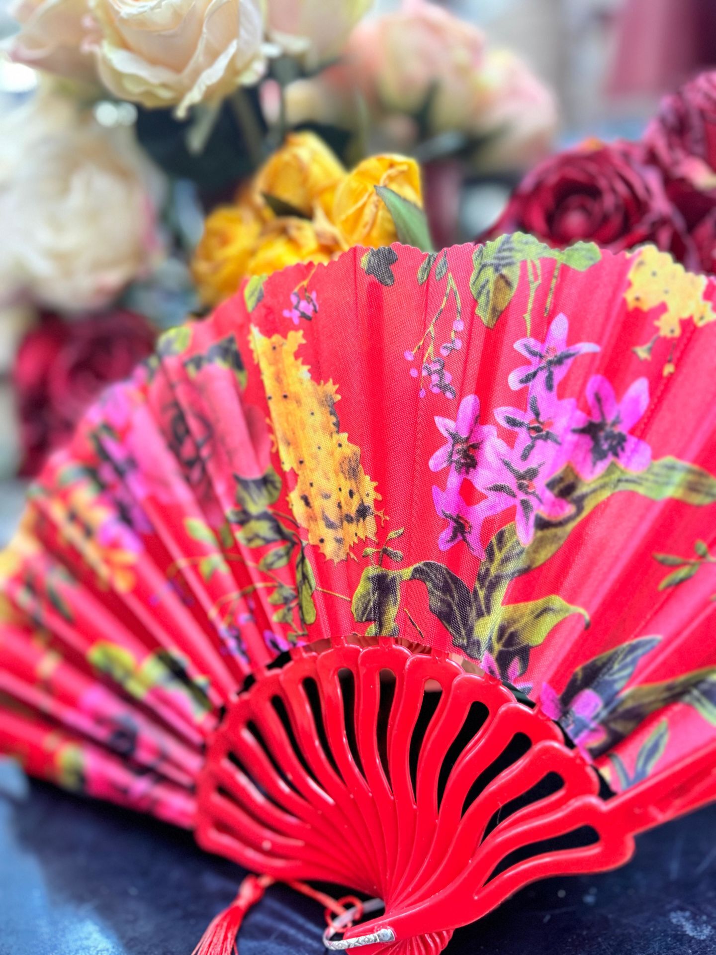 Plastik Desenli Yelpaze