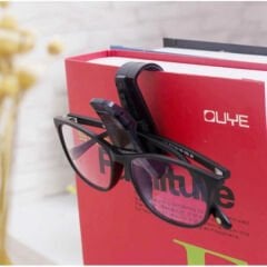 Araba Klips Gözlük Tutacağı