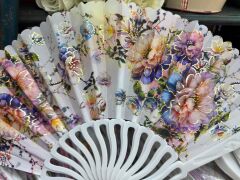 Plastik Desenli Yelpaze