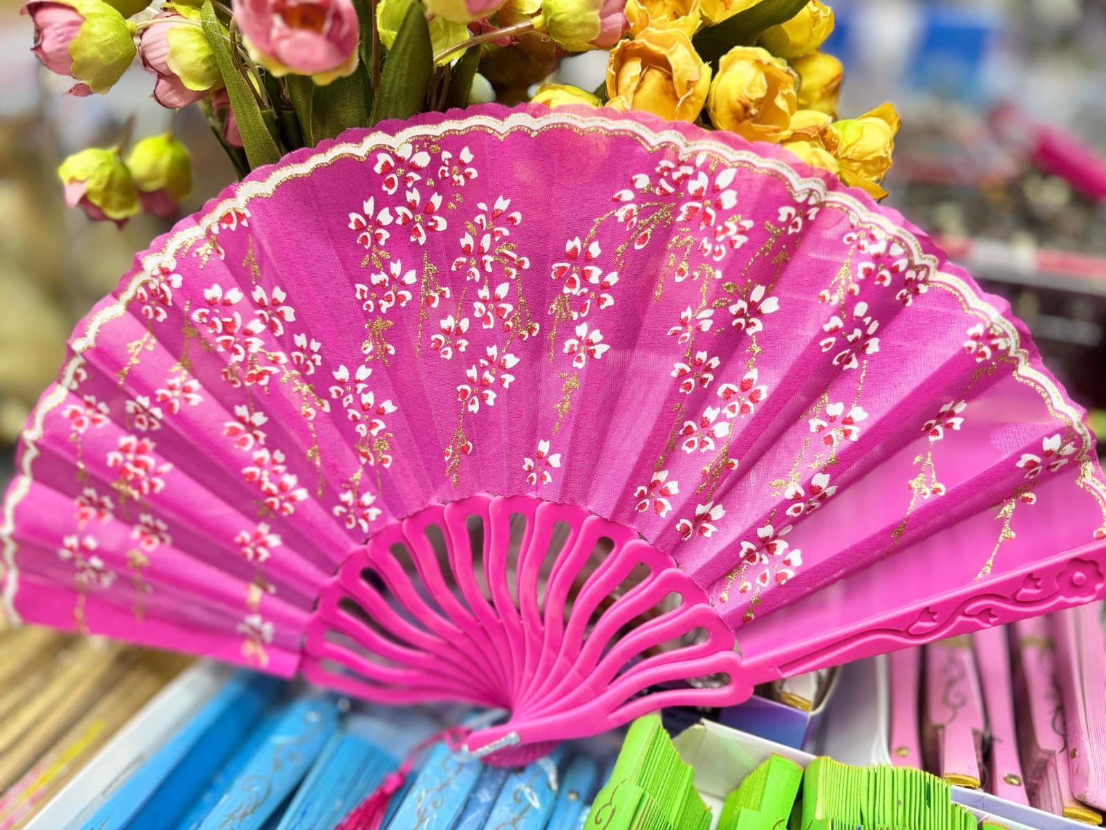 Plastik Desenli Yelpaze