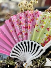 Plastik Desenli Yelpaze