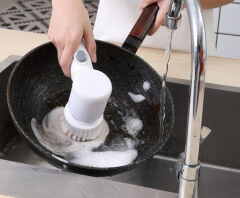 Magic Brush 5 in 1 Kablosuz Şarjlı Temizlik Fırçası | Çok Amaçlı Döner Başlıklı Elektrikli Banyo, Mutfak ve Fayans Temizleme Seti