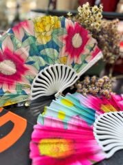 Plastik Desenli Yelpaze