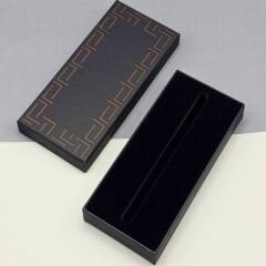 Kırmızı Kalem Kutusu